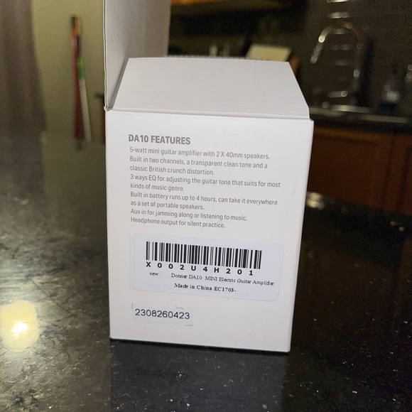 Mini Guitar Amplifier - Donner - Picture 4 of 6